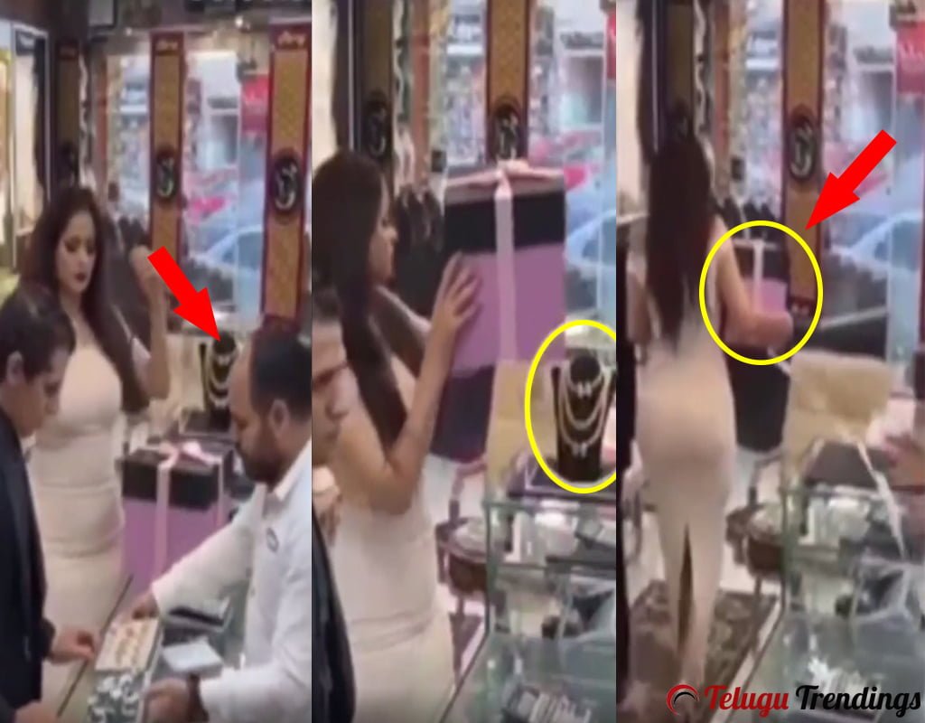 A Couple Tried to Robbery in Jewellery Shop Later the Dog Attacked the Thieves