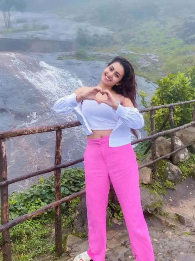 Deepika Pill Poses in Casual Wear