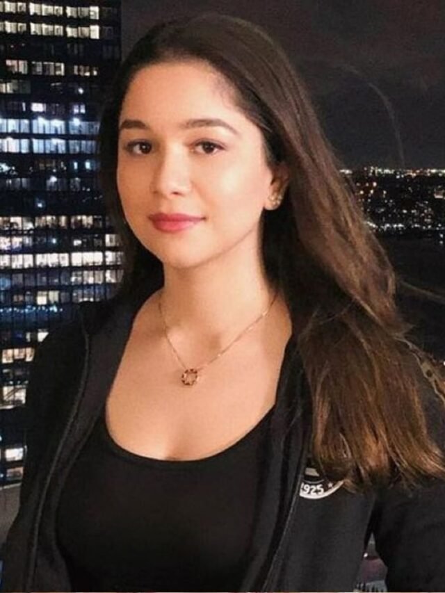 Sara Tendulkar is shaking the social media