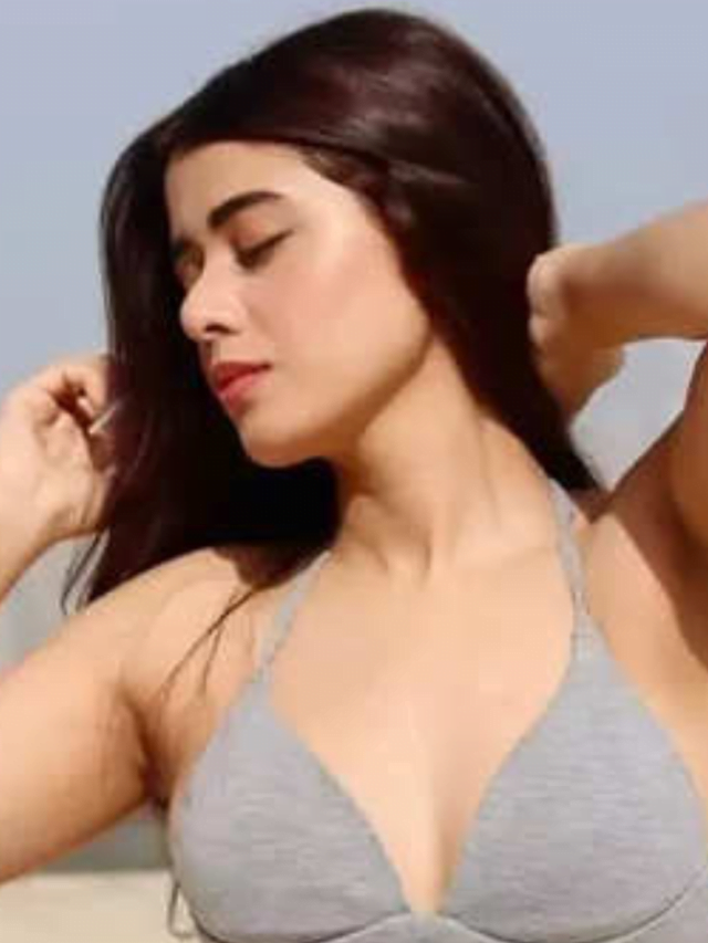 On the beauties of IPL.. the camera's eye clicks like that