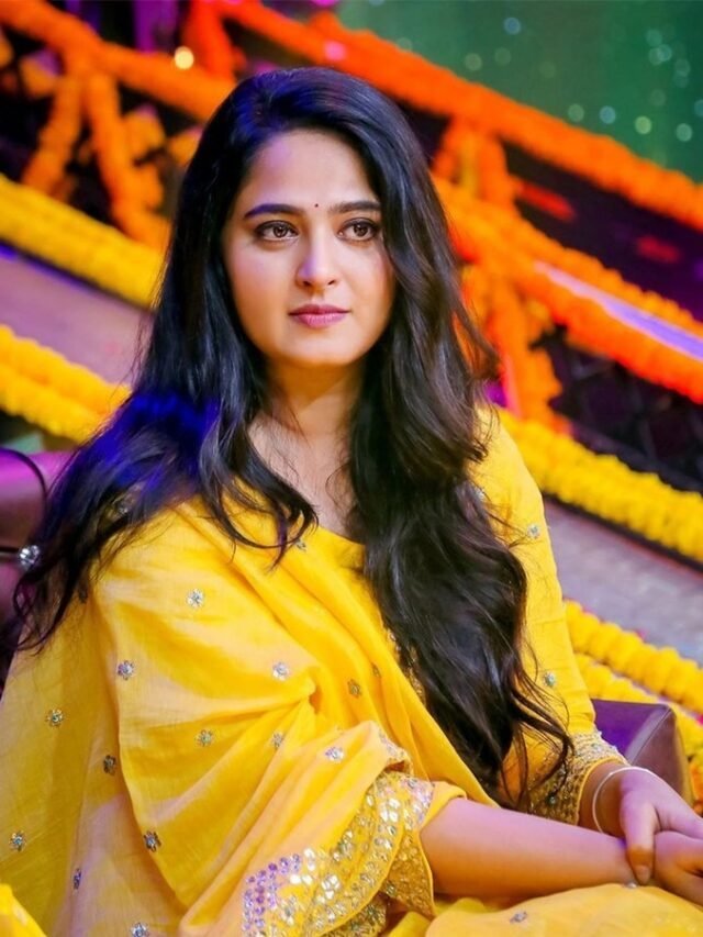 Anushka Shetty Pretty Looks