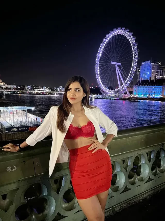 Ashureddy bold photo shoot in London (3)
