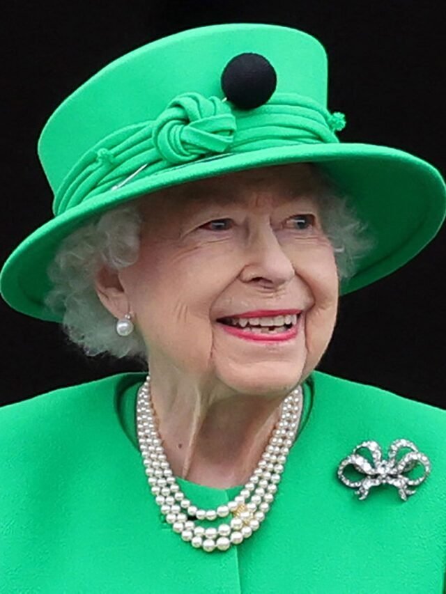 Queen Elizabeth II Vintage Photographs in Special Occasions