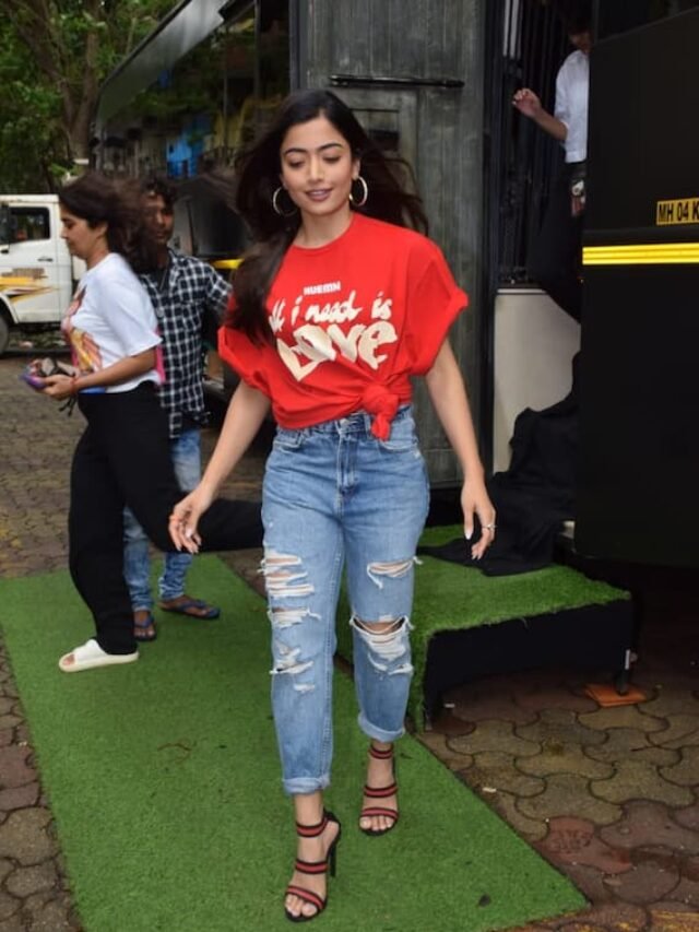 Rashmika mandna spotted at Andheri (4)