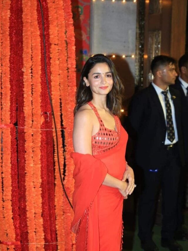 Alia bhatt Stunning @ Ambani's Ganesh Chaturthi Celebrations