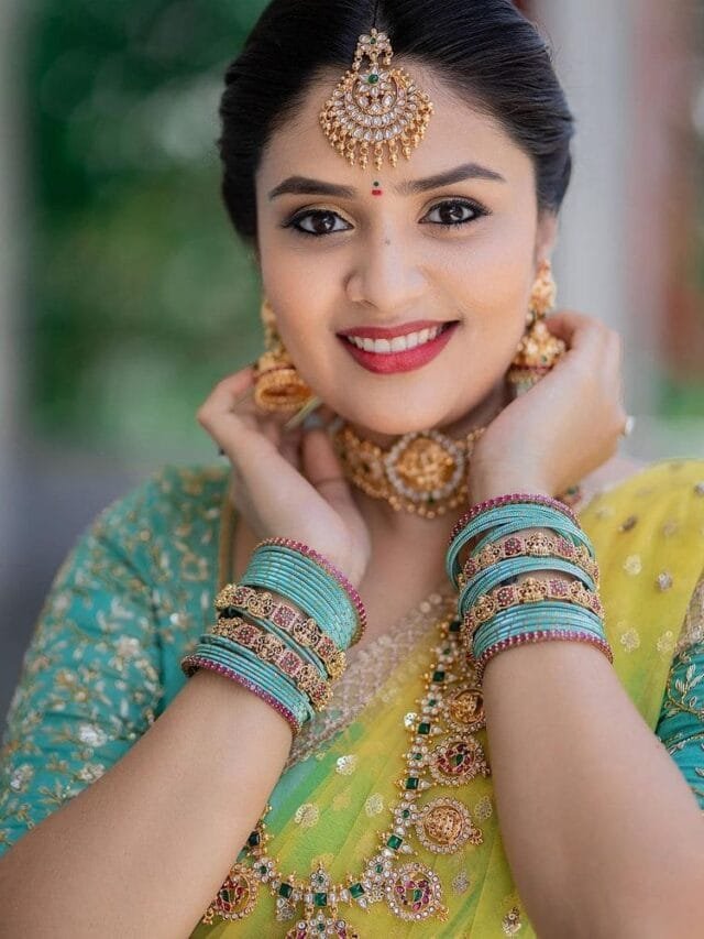 Sreemukhi Traditional Look in Half Saree