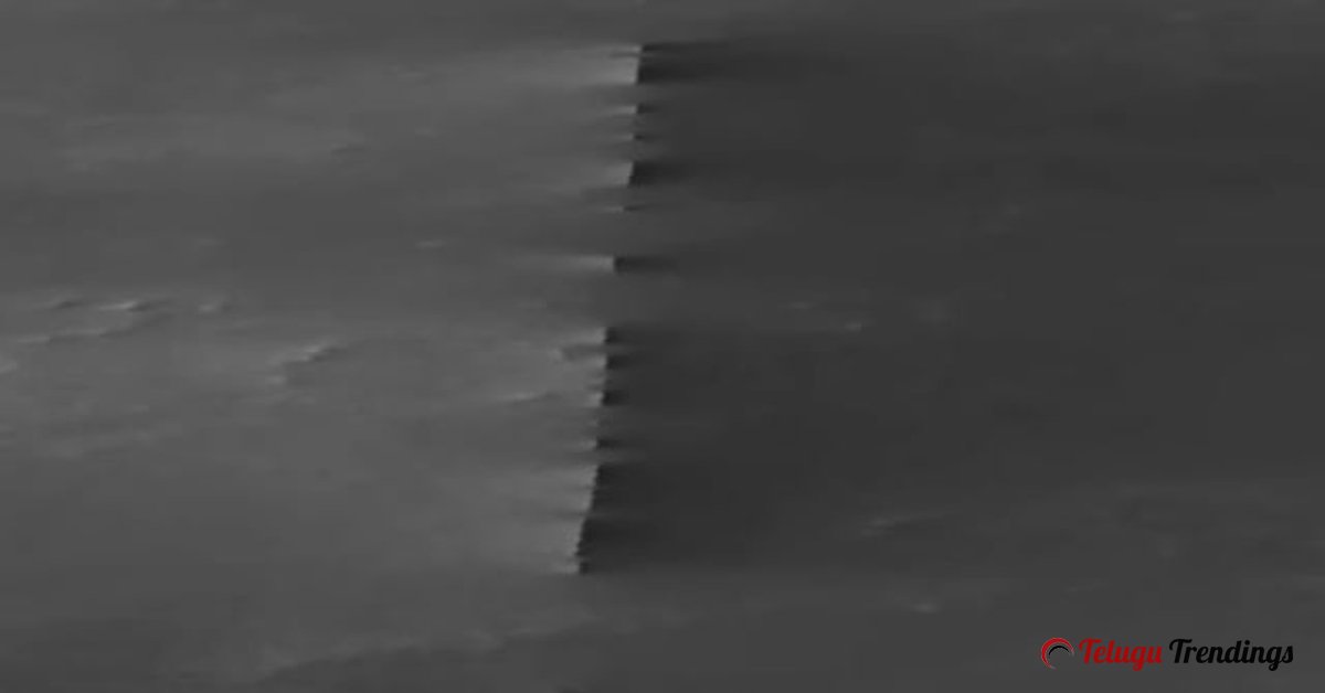 A Wall-Like Giant Structure was seen on Mars